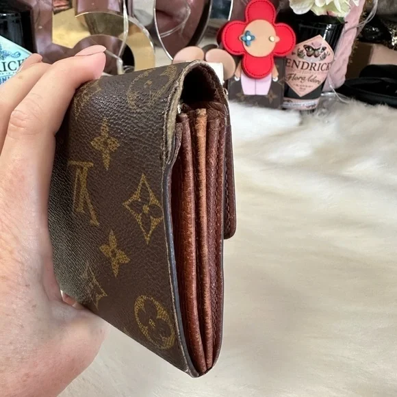 Authentic LOUIS VUITTON MONOGRAM PORTEFEIULLE SARAH LONG BIFOLD WALLET